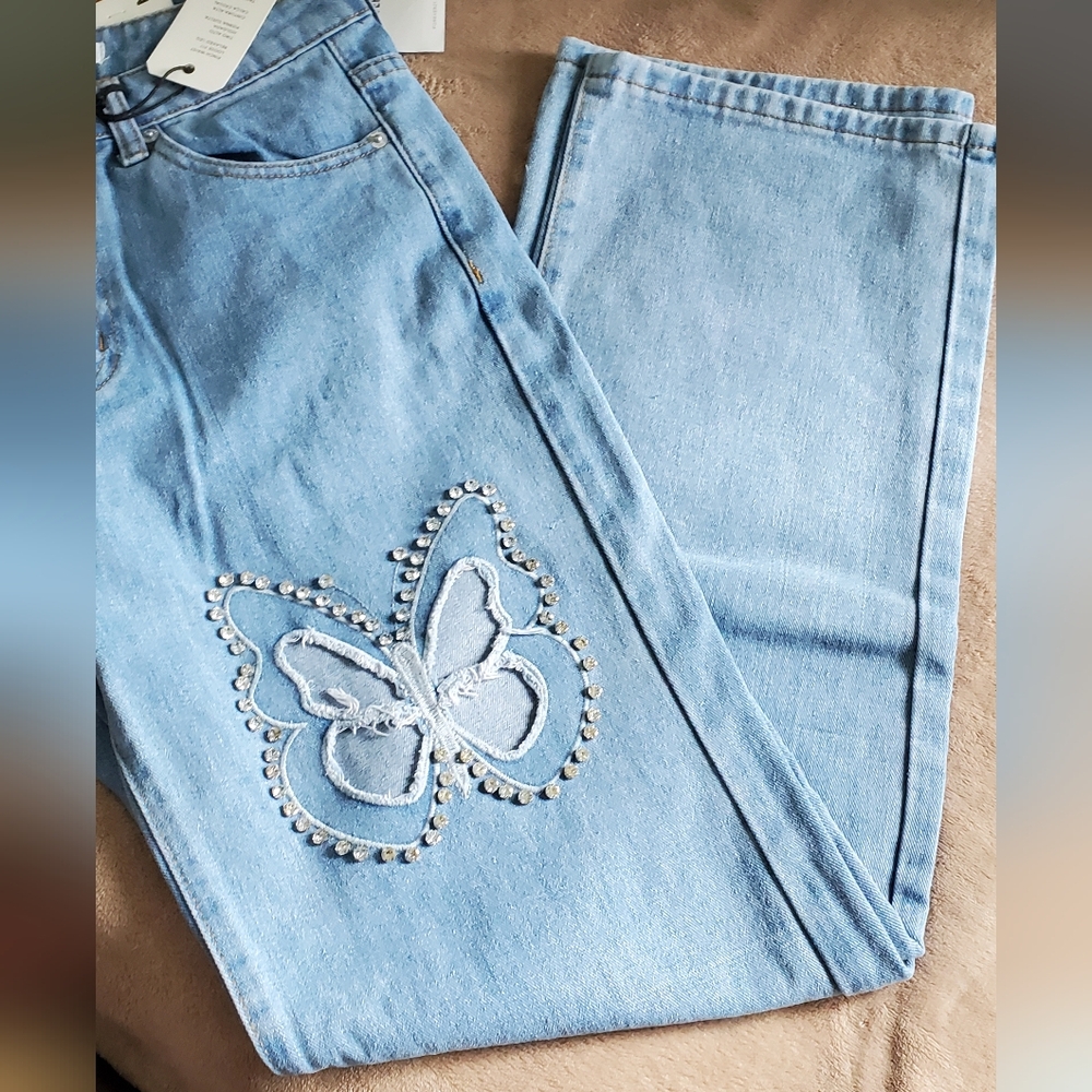 Forever 21 Cutout Butterfly 90’s Fit Jeans – Size 26, NWT